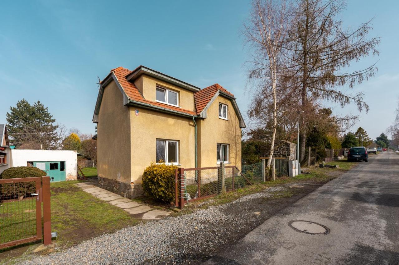 Apartmány Jevany Exterior foto