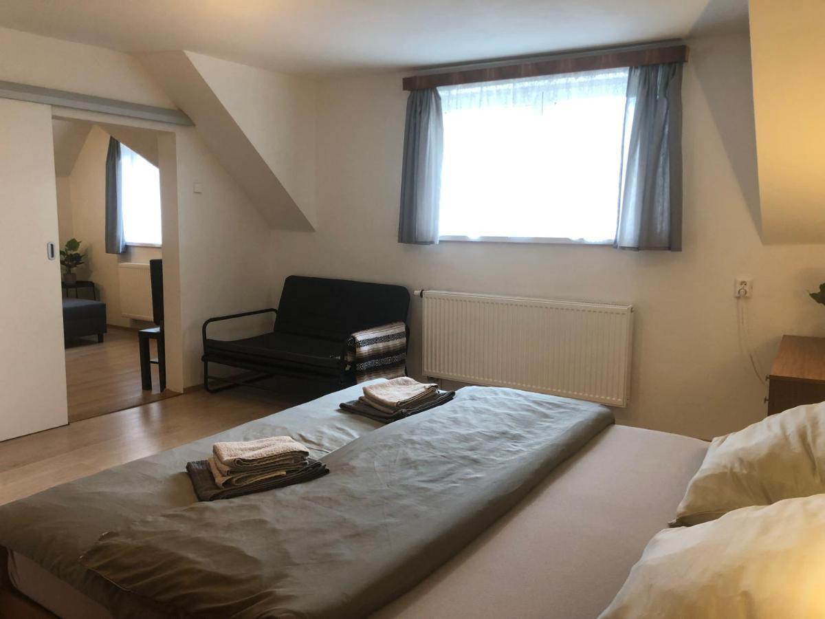 Apartmány Jevany Exterior foto