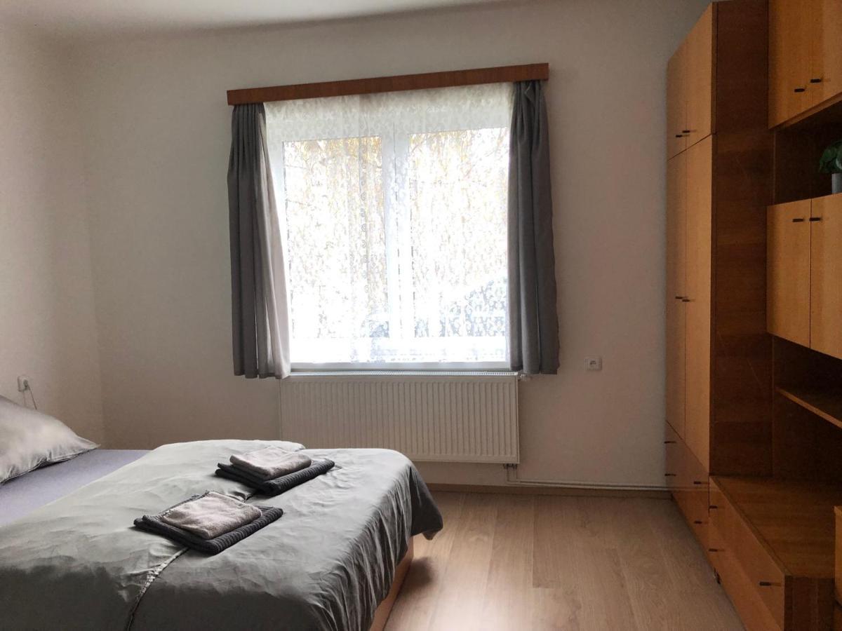 Apartmány Jevany Exterior foto