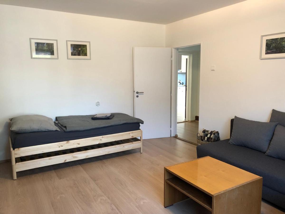 Apartmány Jevany Exterior foto