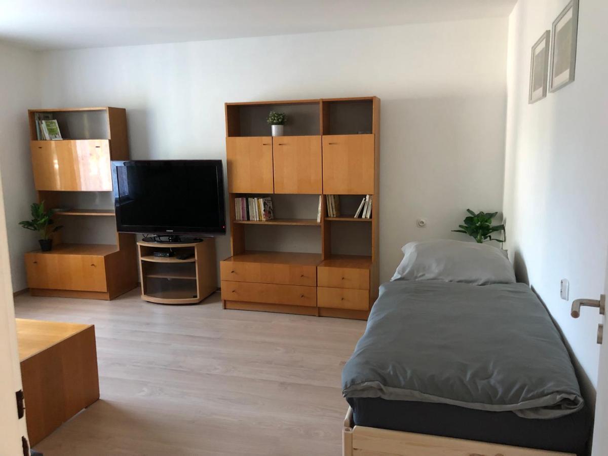 Apartmány Jevany Exterior foto