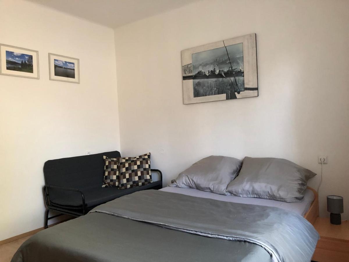 Apartmány Jevany Exterior foto